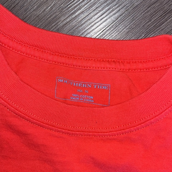 Southern Tide sailboat sleeve pocket tee - Picture 6 of 6